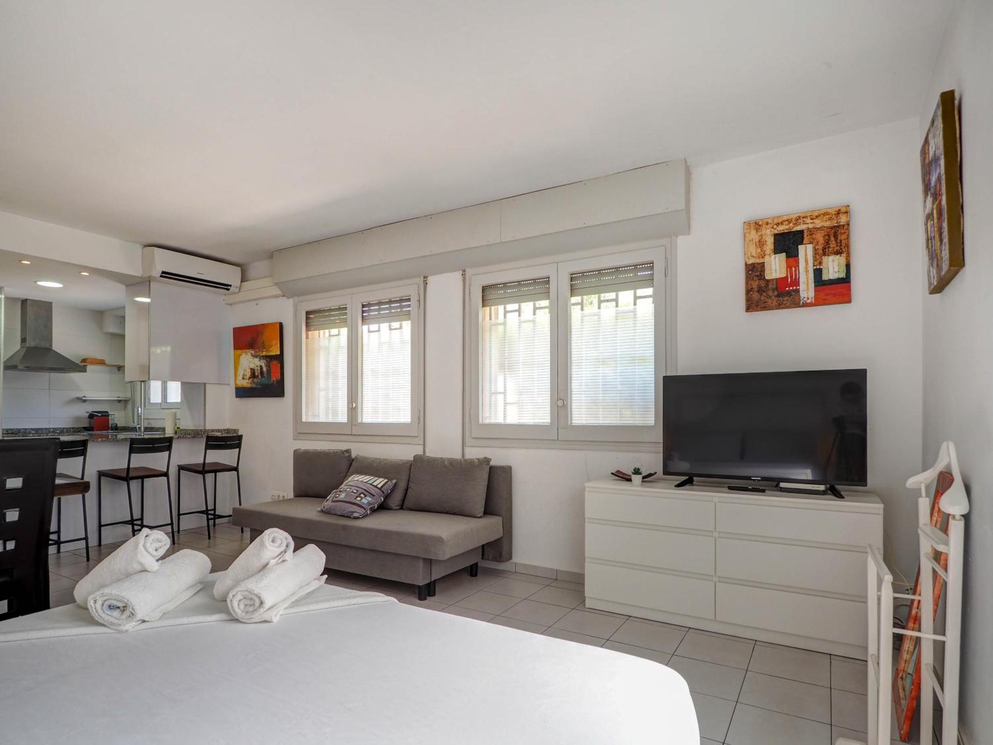 Los Globos Beach Studio By Hello Homes Sitges Exteriör bild